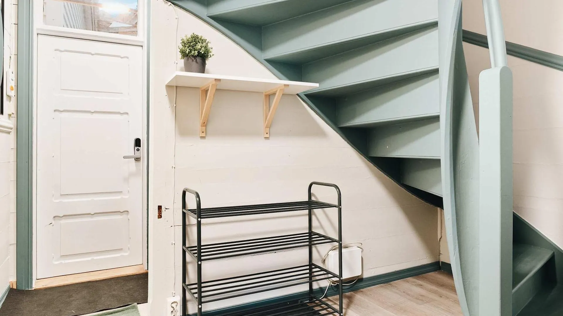 Dinbnb Home - History Meets Modern I 3-Story Bergen House Norway