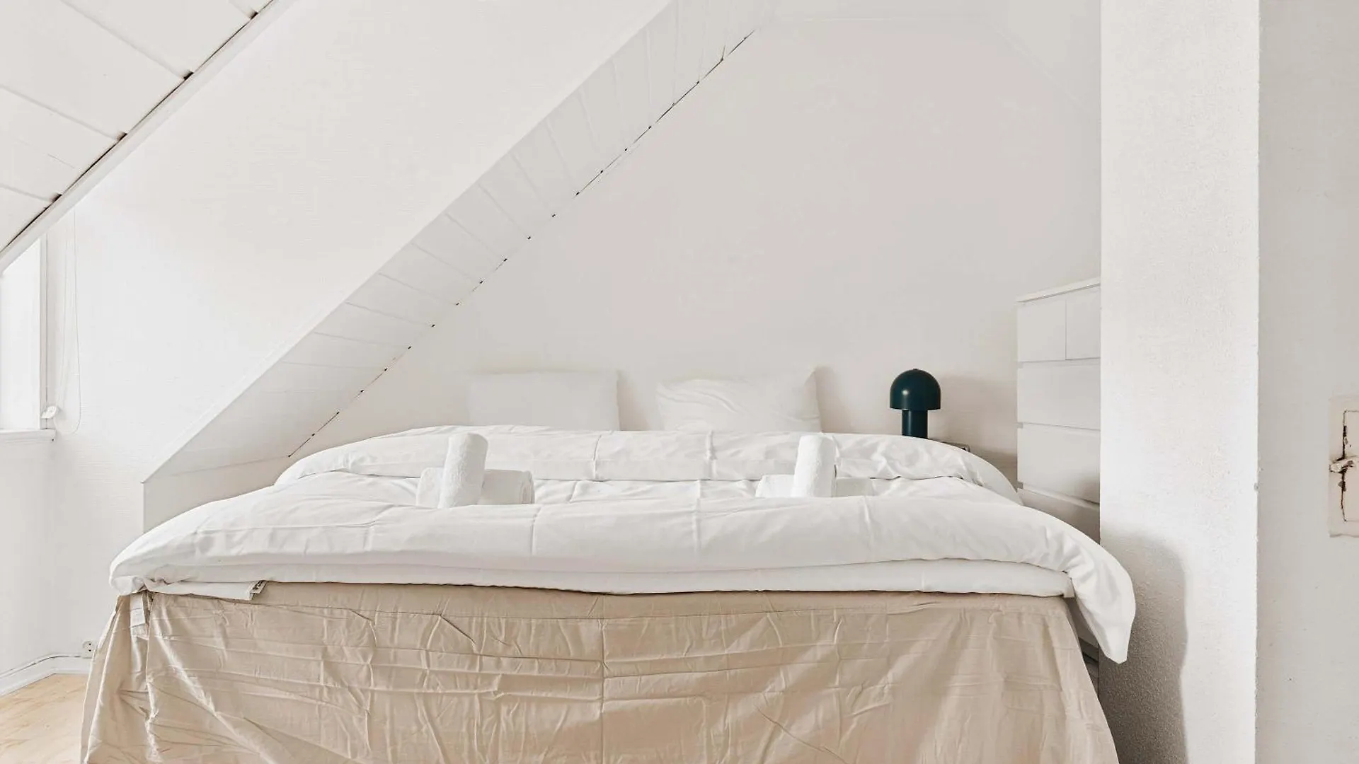 Dinbnb Home - History Meets Modern I 3-Story Bergen House 0*,  Norway