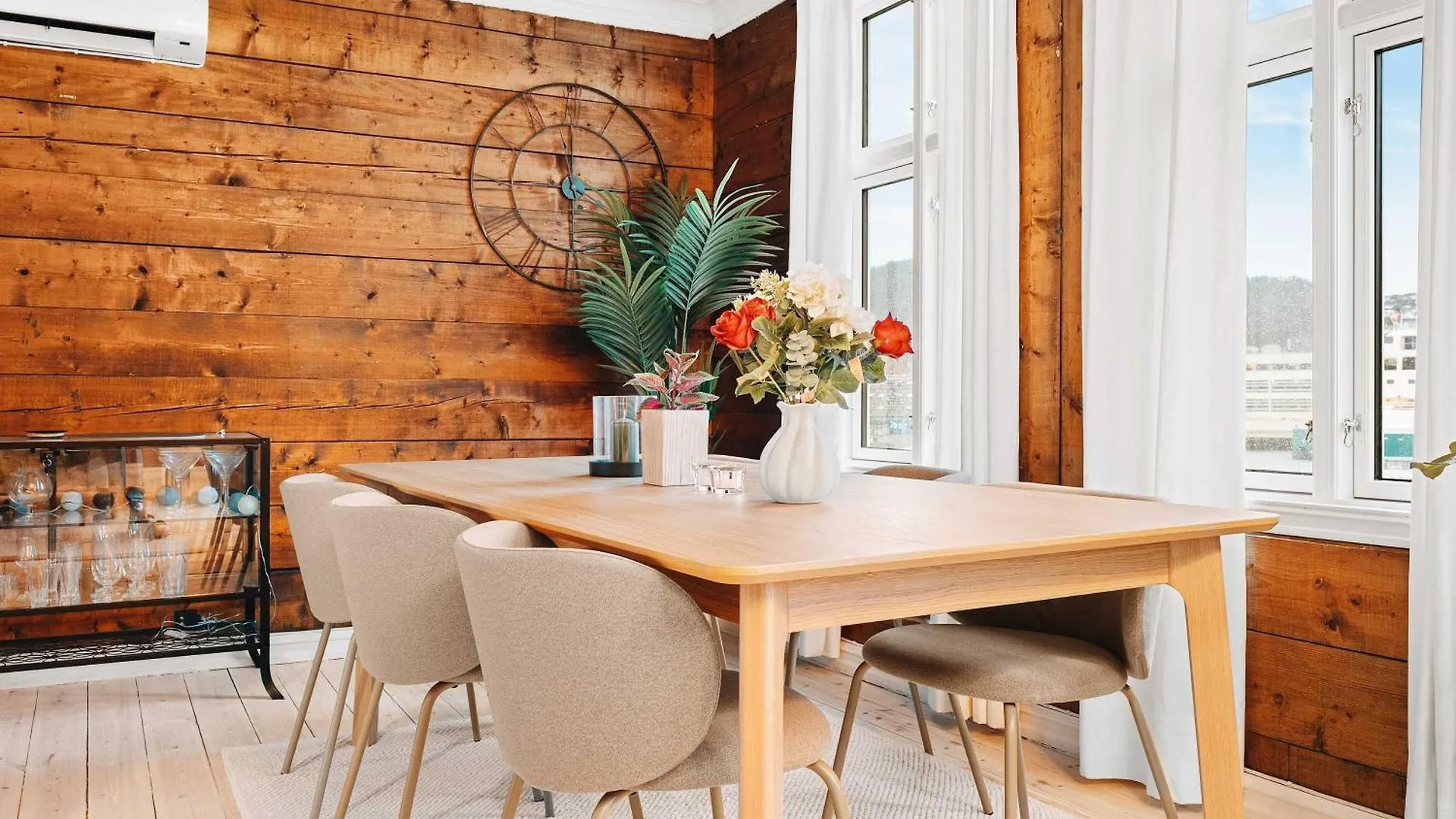 Holiday home Dinbnb Home - History Meets Modern I 3-Story Bergen House Norway